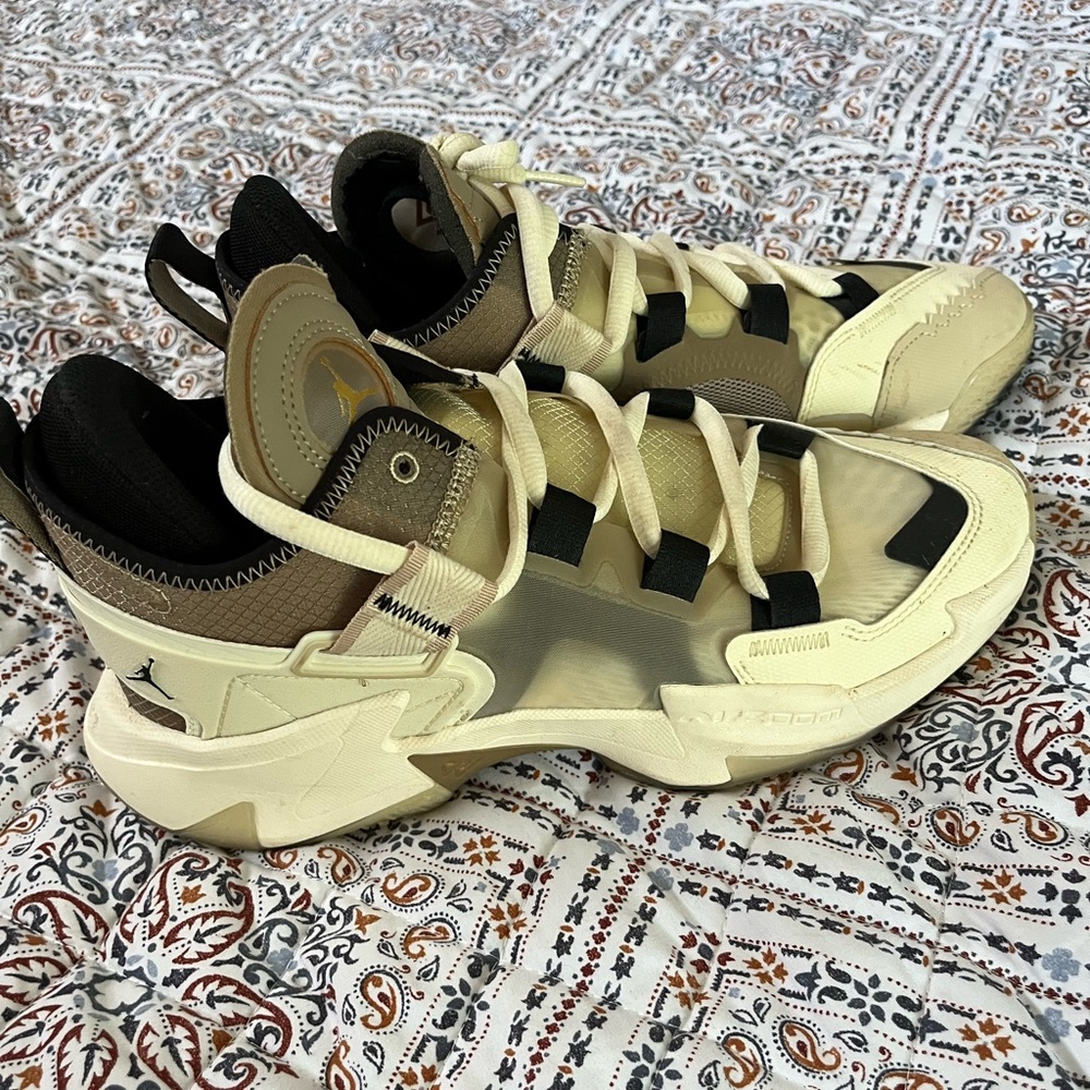 Men’s Jordan size 9